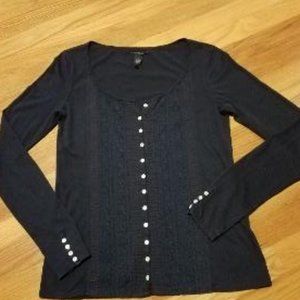 Name brand shirts all in very nice condition, no stains, holes or other flaws.